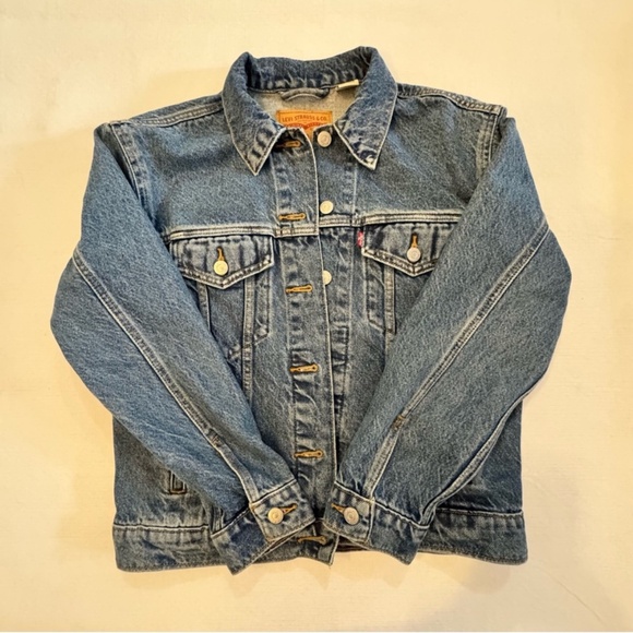 Levi's Classic Denim Jacket in Blue - Picture 1 of 5